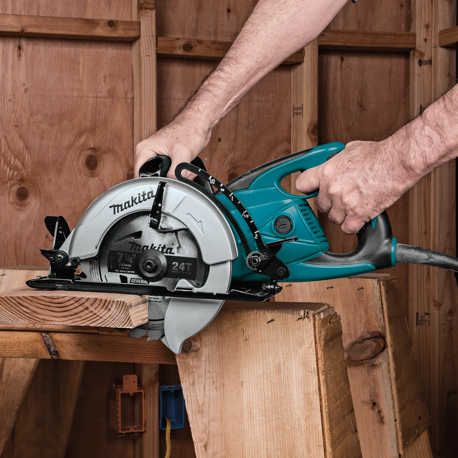 Makita 7 1/4 Inch Hypoid Saw Factory Serviced - Image 4