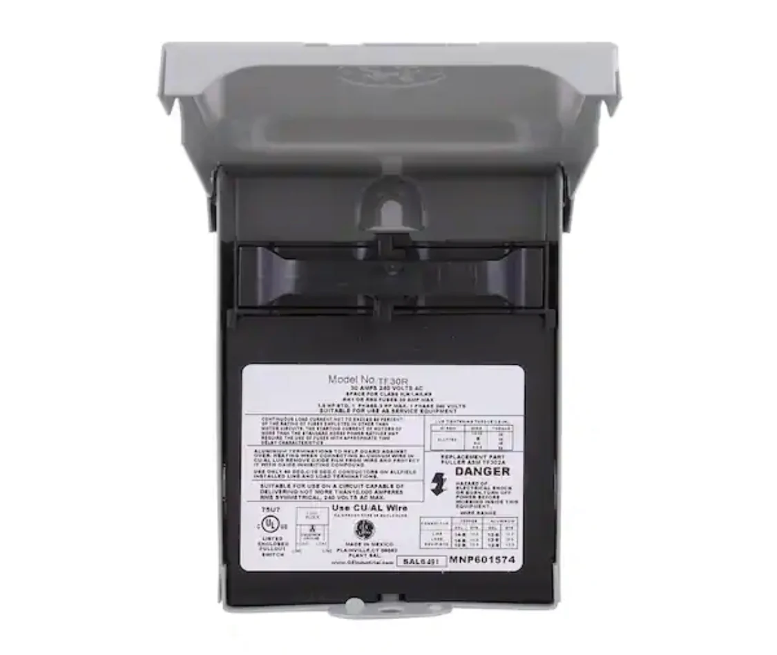 GE 30-Amp 120/240-Volt Fused AC Disconnect - Damaged Box - Image 3