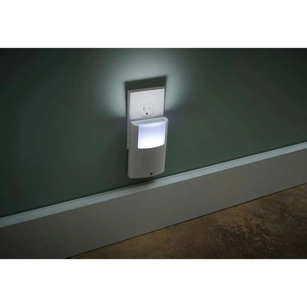 Hampton Bay Wireless Plug In Door Bell Night Light Kit Damaged Box - Image 2
