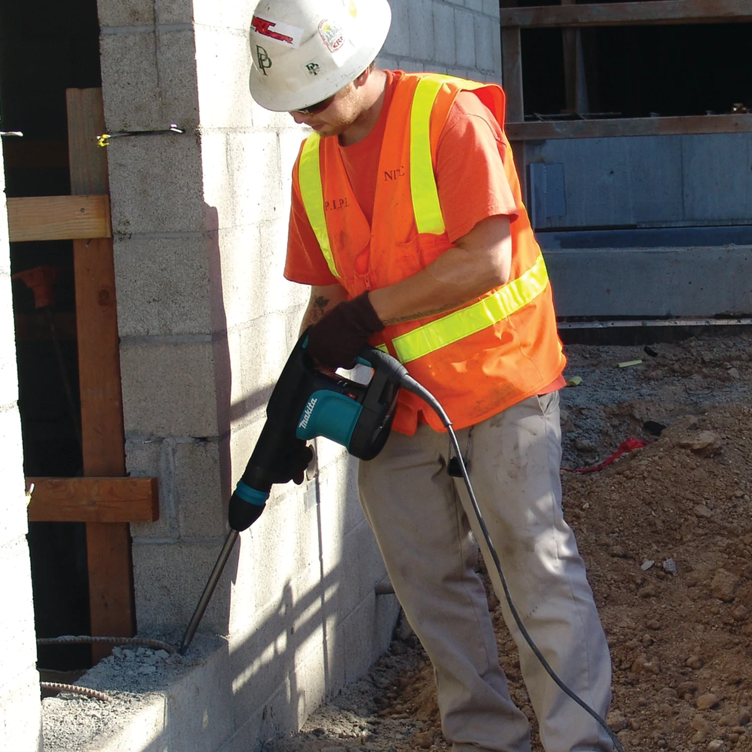 Makita 11 Pound Demolition Hammer Accepts SDS Max Bits Factory Serviced - Image 4