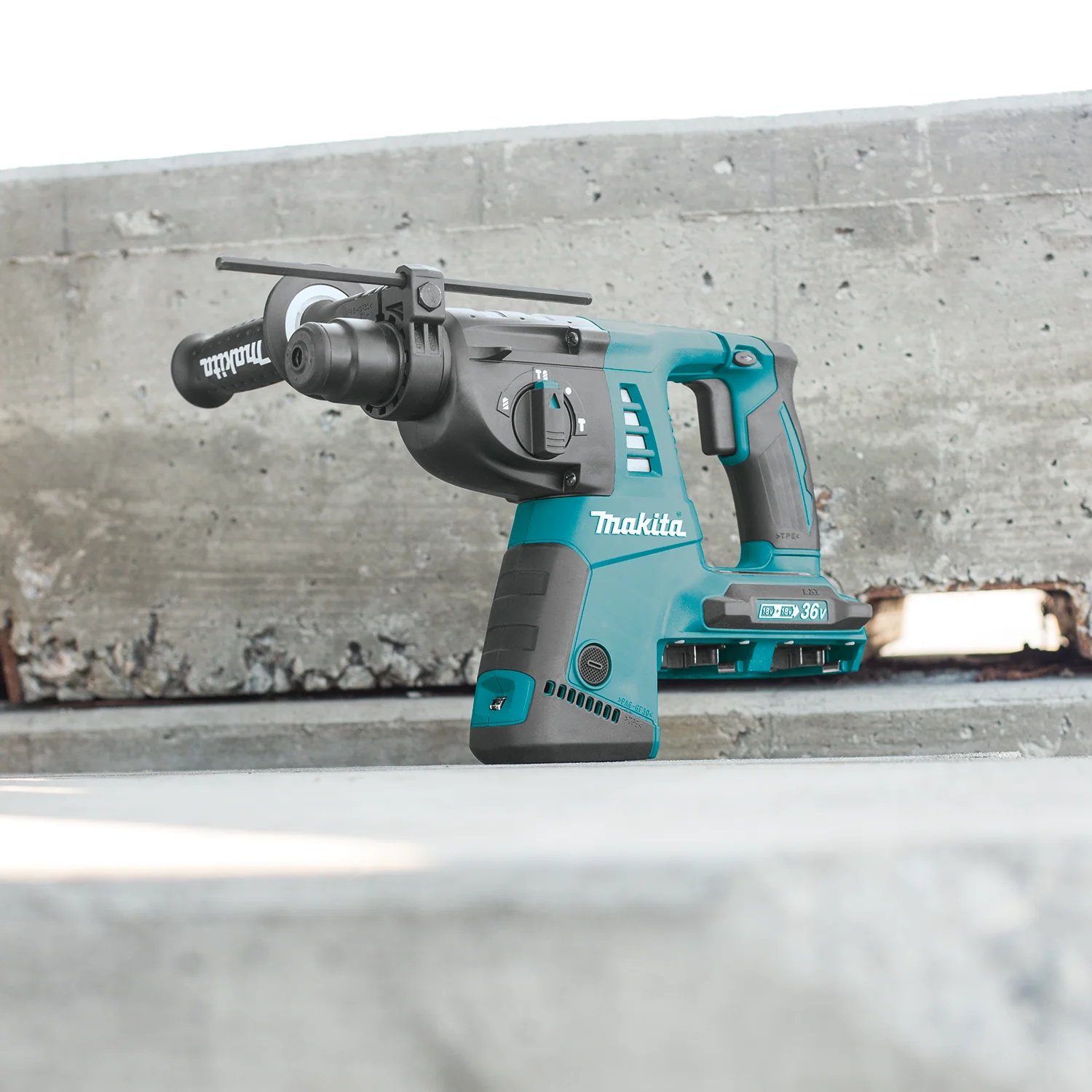 Makita 36 Volt  18V X2 LXT 1 Inch SDS Rotary Hammer Factory Serviced Tool Only - Image 5