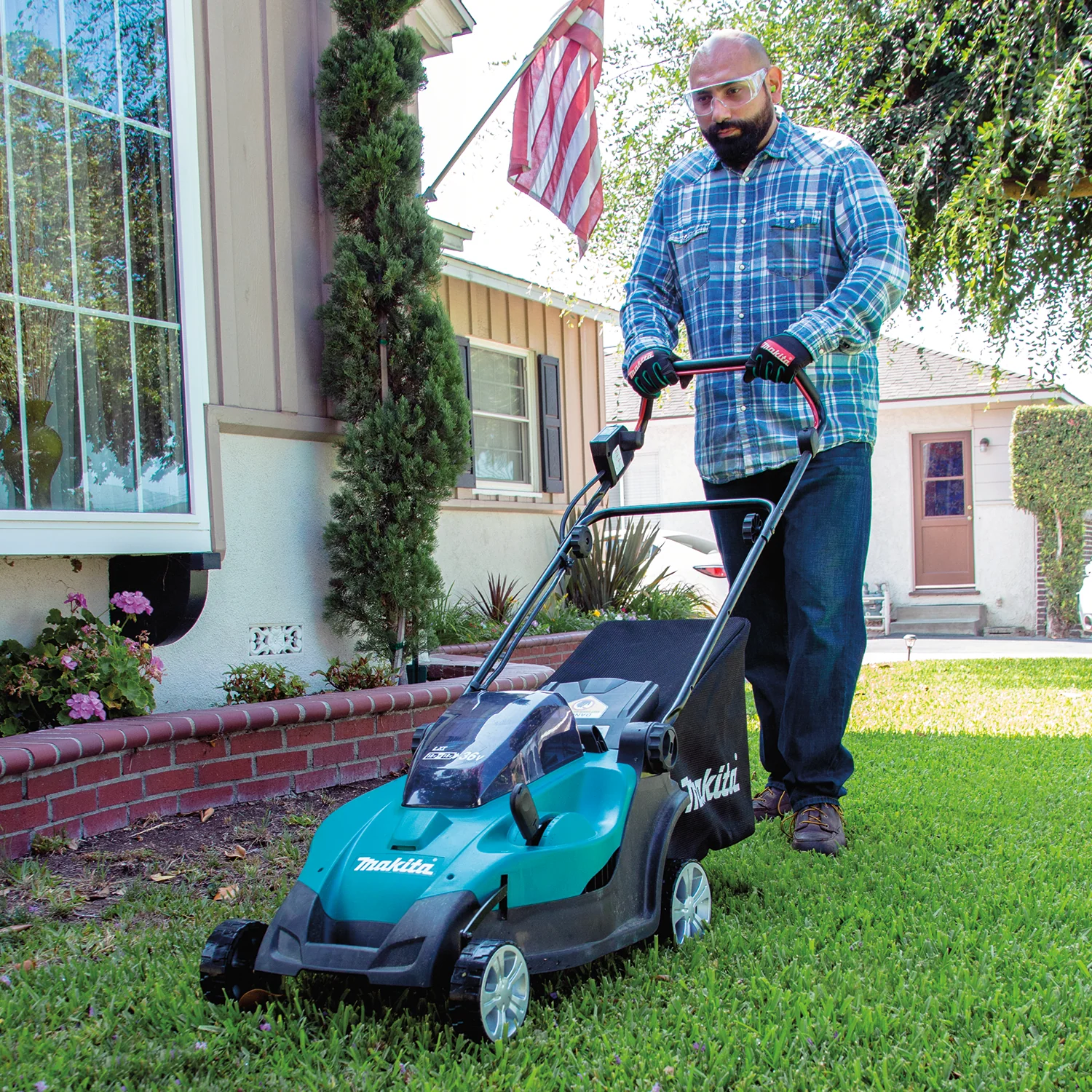 Makita 36 Volt LXT 17 Inch Lawn Mower Kit 5.0Ah Factory Serviced - Image 8