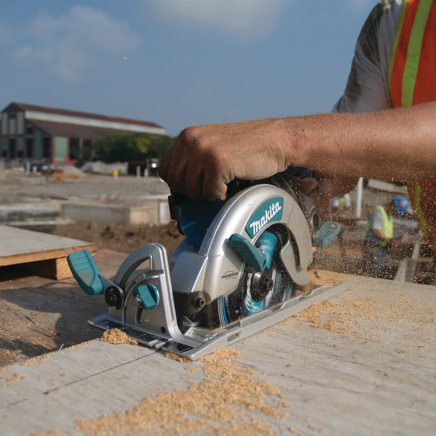 Makita Hypoid Saw 7 1/4 Inch Factory Serviced - Image 3