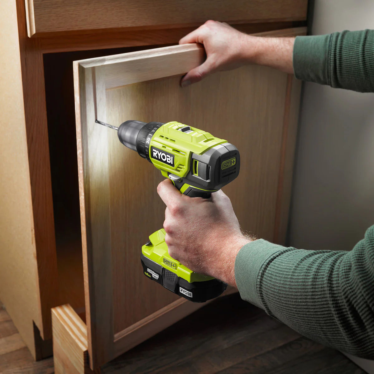 Ryobi 18-Volt ONE+ Lithium-Ion Cordless 1/2 in. Drill Driver Kit (P215K) Damaged Box - Image 4