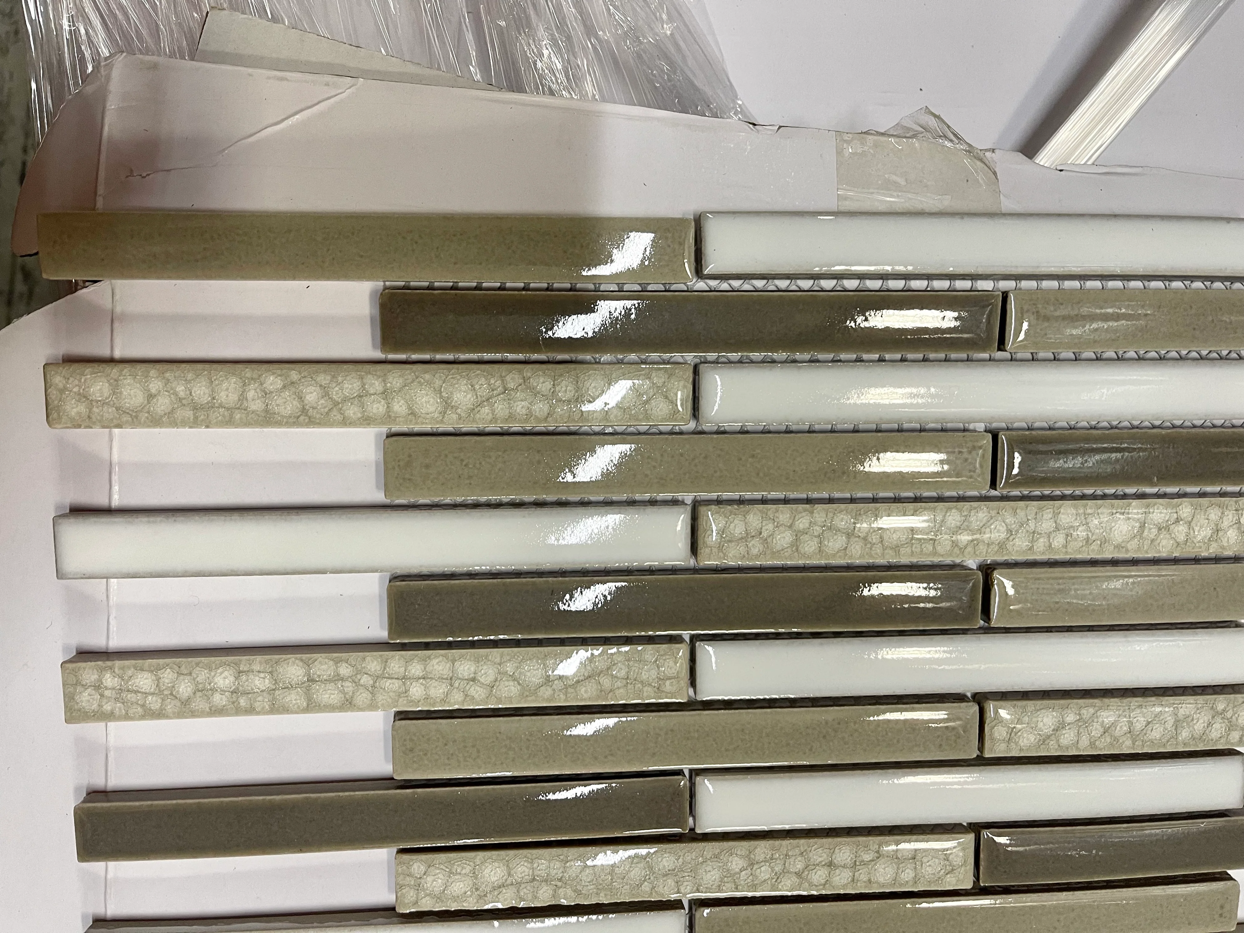 Soci Raffia Blend Staggered Bar Interlocking Tile (Sold By The Box) - Image 2