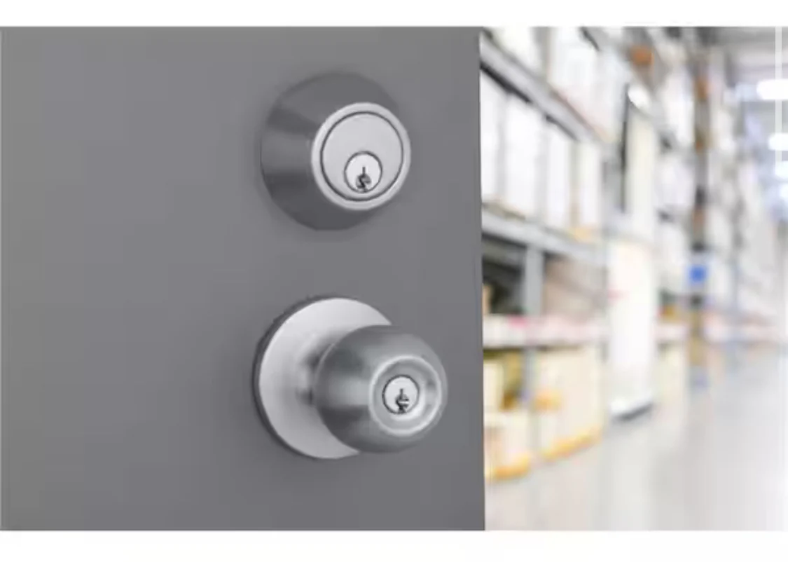 Universal Hardware Universal Hardware Light Duty Commercial ANSI Grade 2 Entry Knob and Deadbolt UL 3-Hr Fire, Keyed Alike Satin Chrome - Image 3